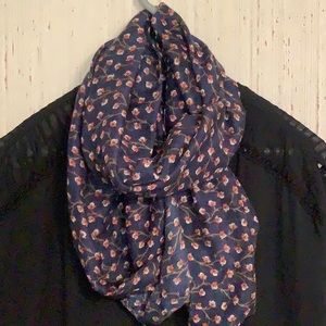 Old Navy infinity scarf. Can be warn single or double wrap. Nice accent piece.